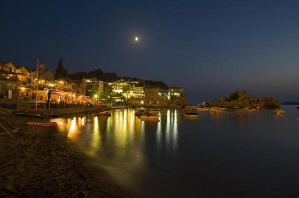 Guest House Villa Pastrovka Sveti Stefan Exterior foto